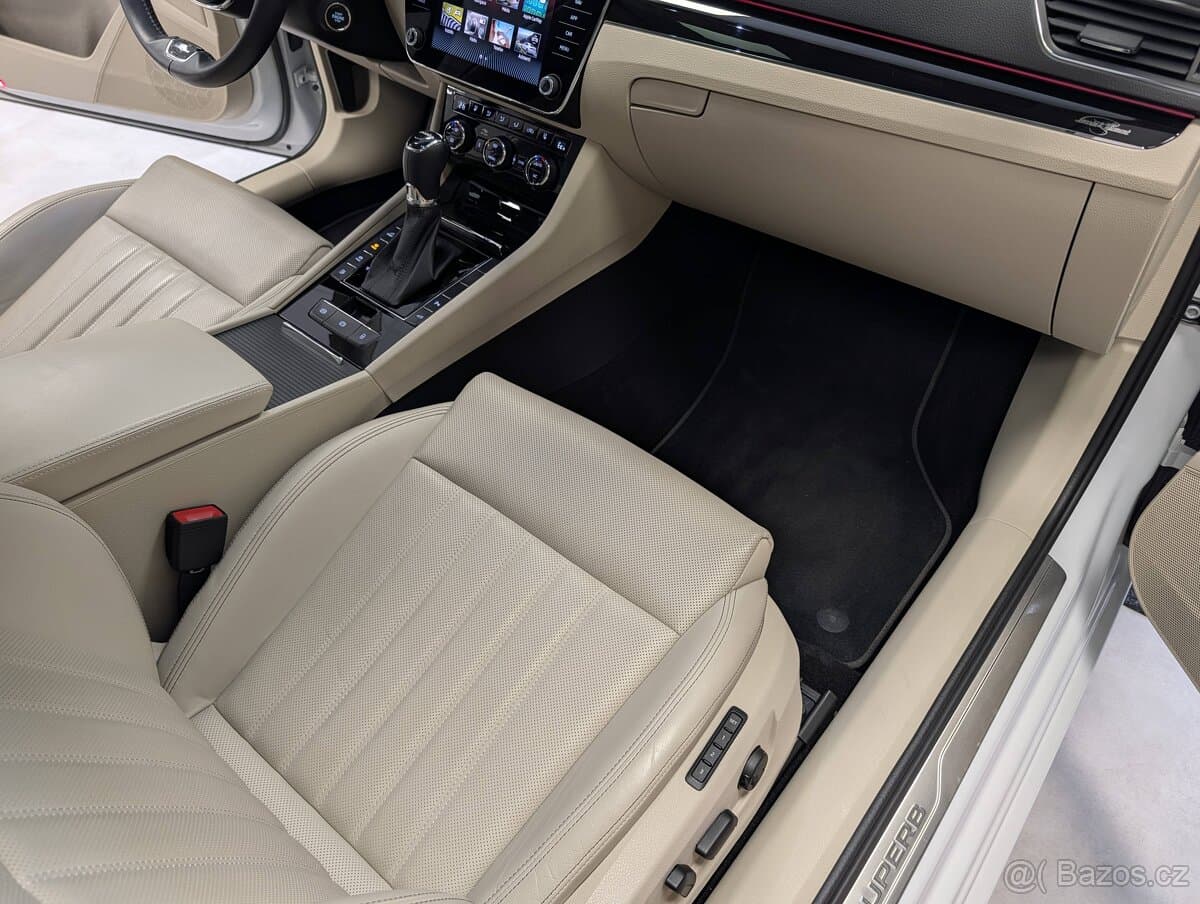 2022 Škoda SUPERB - 20