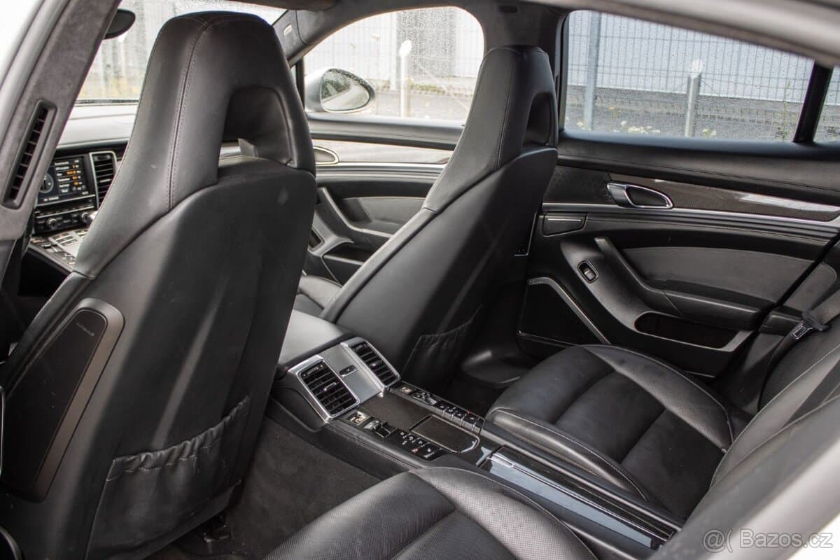 2010 Porsche PANAMERA - 20