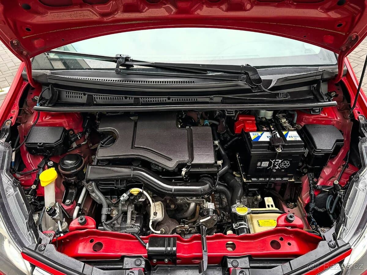 2015 Toyota YARIS - 20