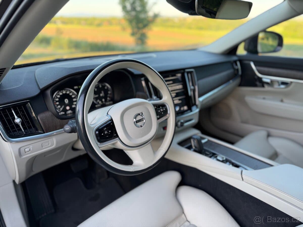 2021 Volvo V90 - 20