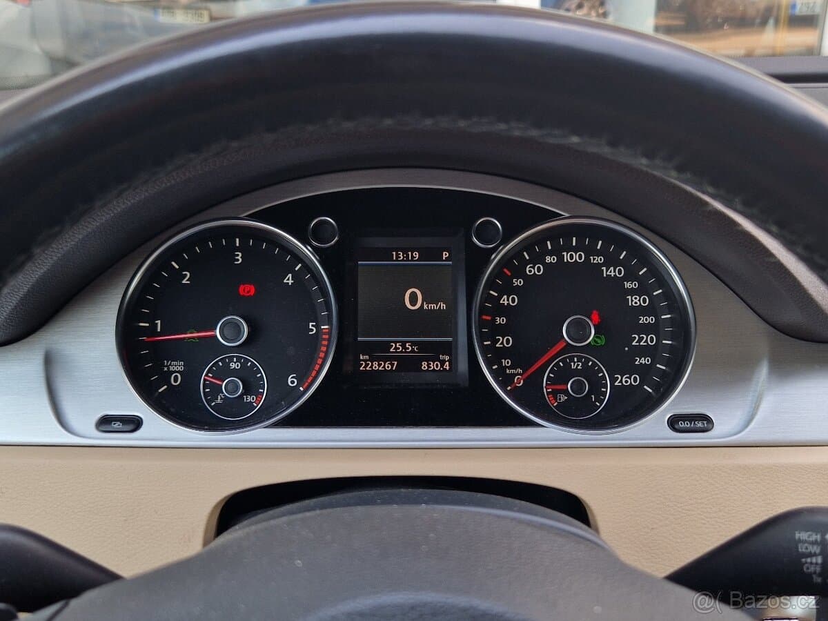 2012 Volkswagen PASSAT - 20
