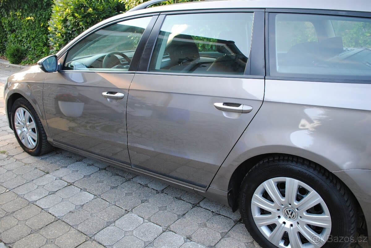 2011 Volkswagen PASSAT - 20