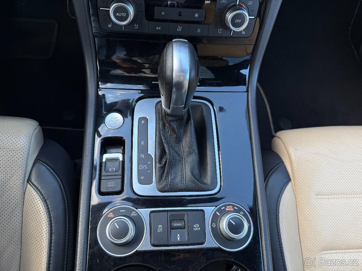 2015 Volkswagen TOUAREG - 20