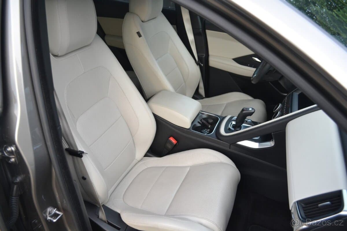 2019 Jaguar E-PACE - 20