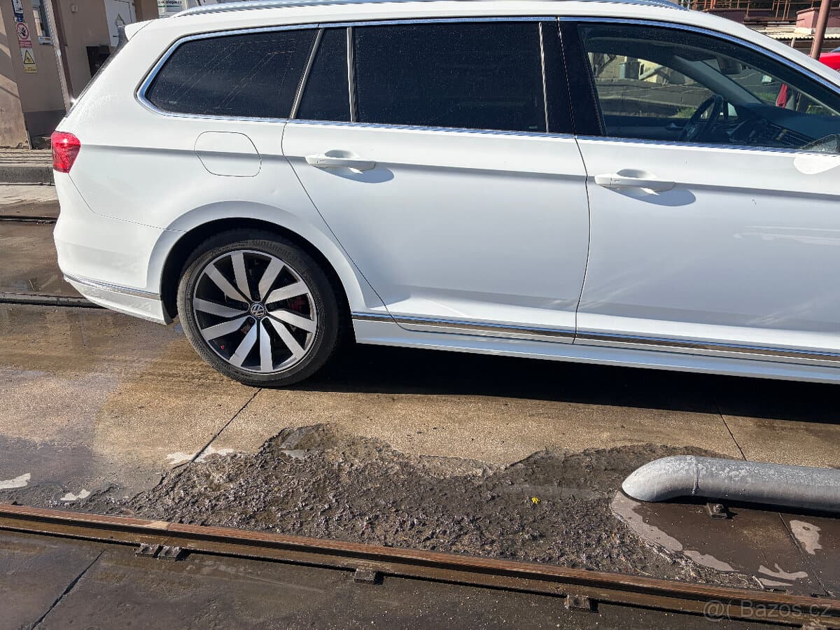 2019 Volkswagen PASSAT - 20