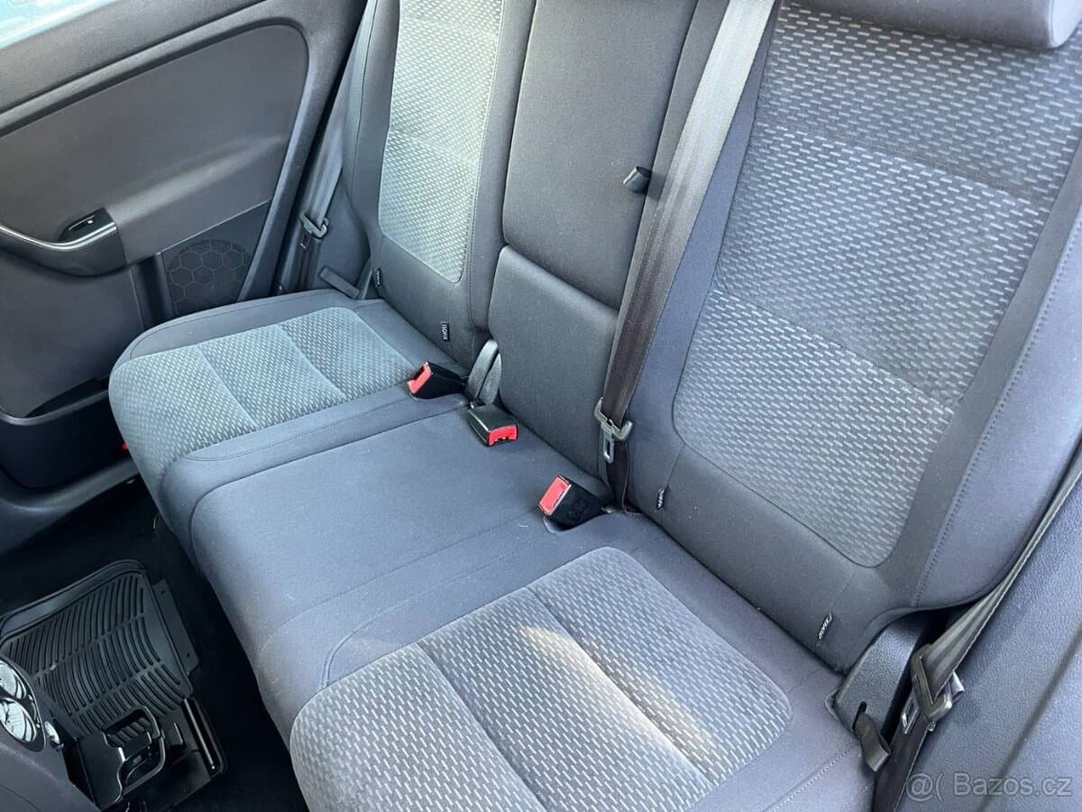 2012 Volkswagen GOLF - 20