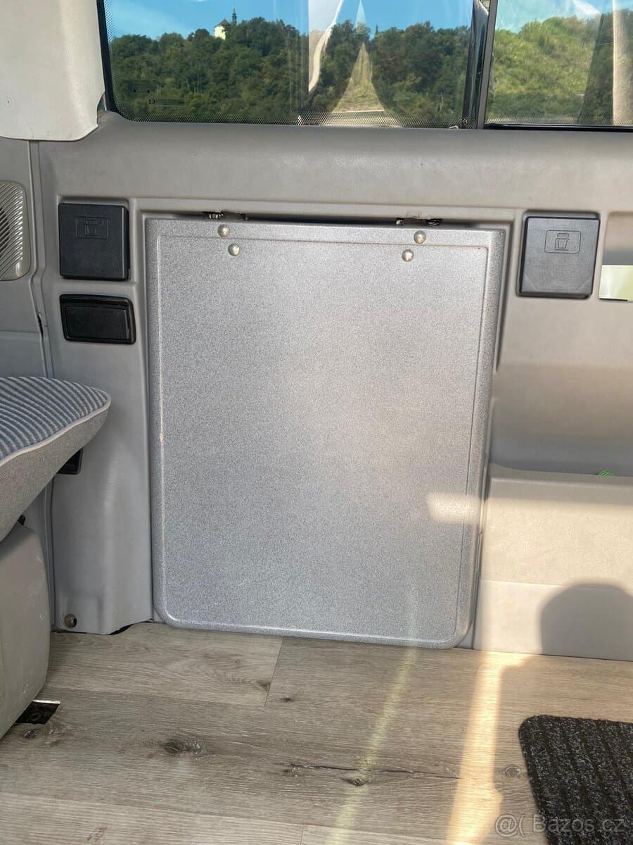 Volkswagen MULTIVAN - 20