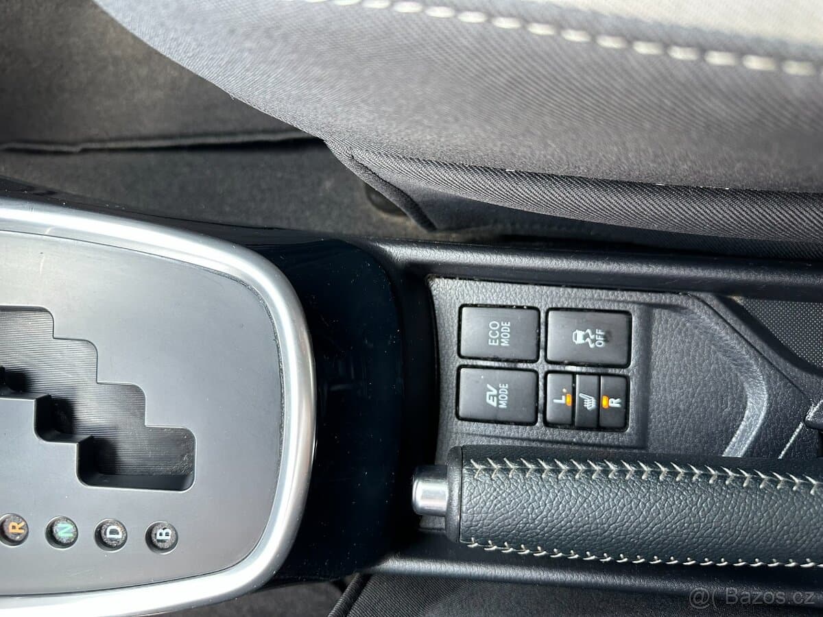 2020 Toyota YARIS - 20