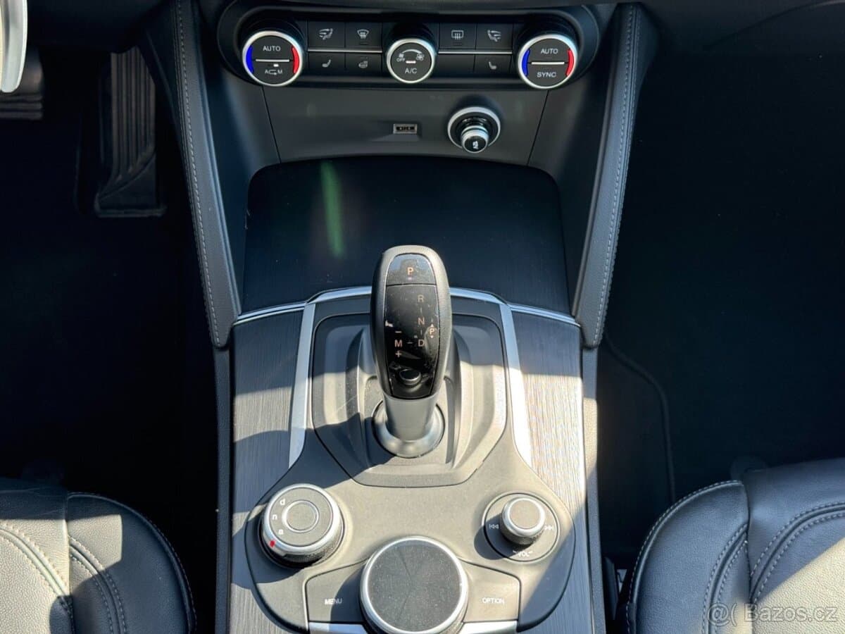 2018 Alfa Romeo STELVIO - 20