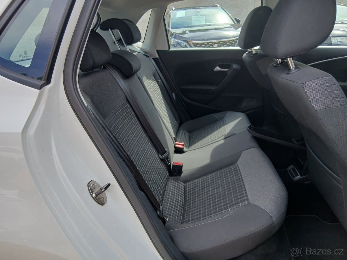 2015 Volkswagen POLO - 20