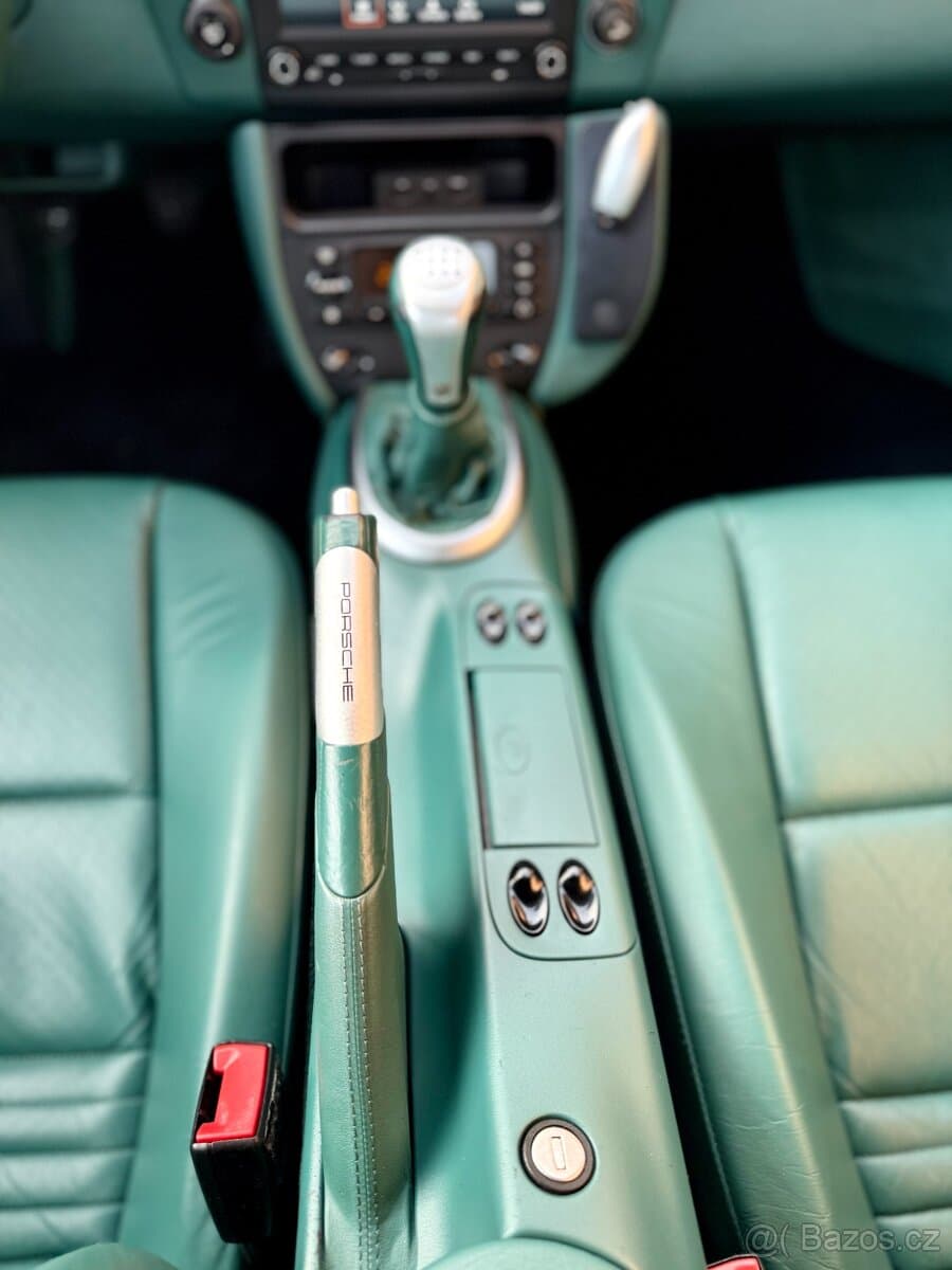 2001 Porsche 911 - 20