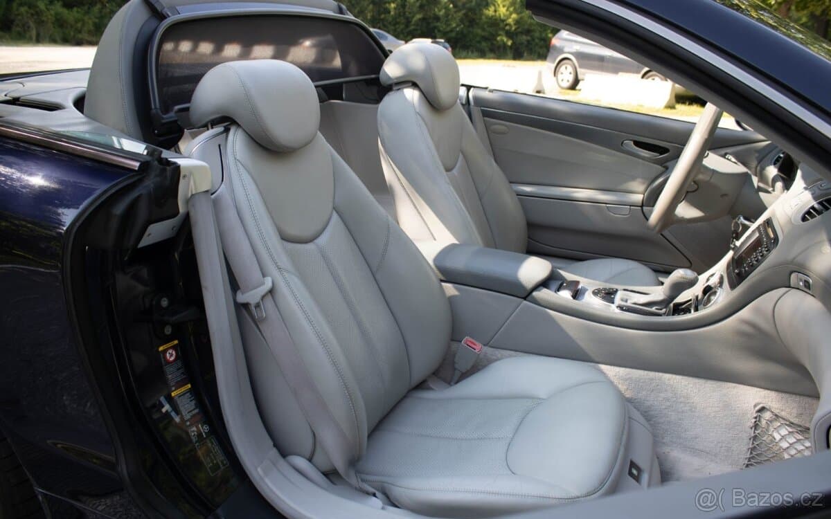2004 Mercedes-Benz SL - 20
