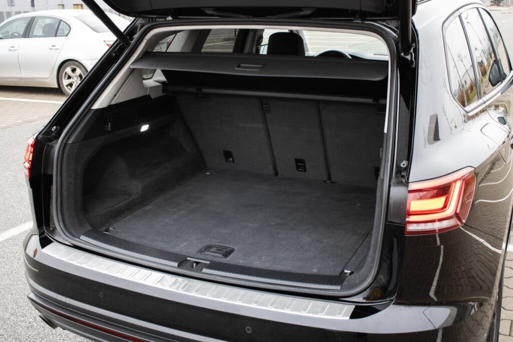 2020 Volkswagen TOUAREG - 20