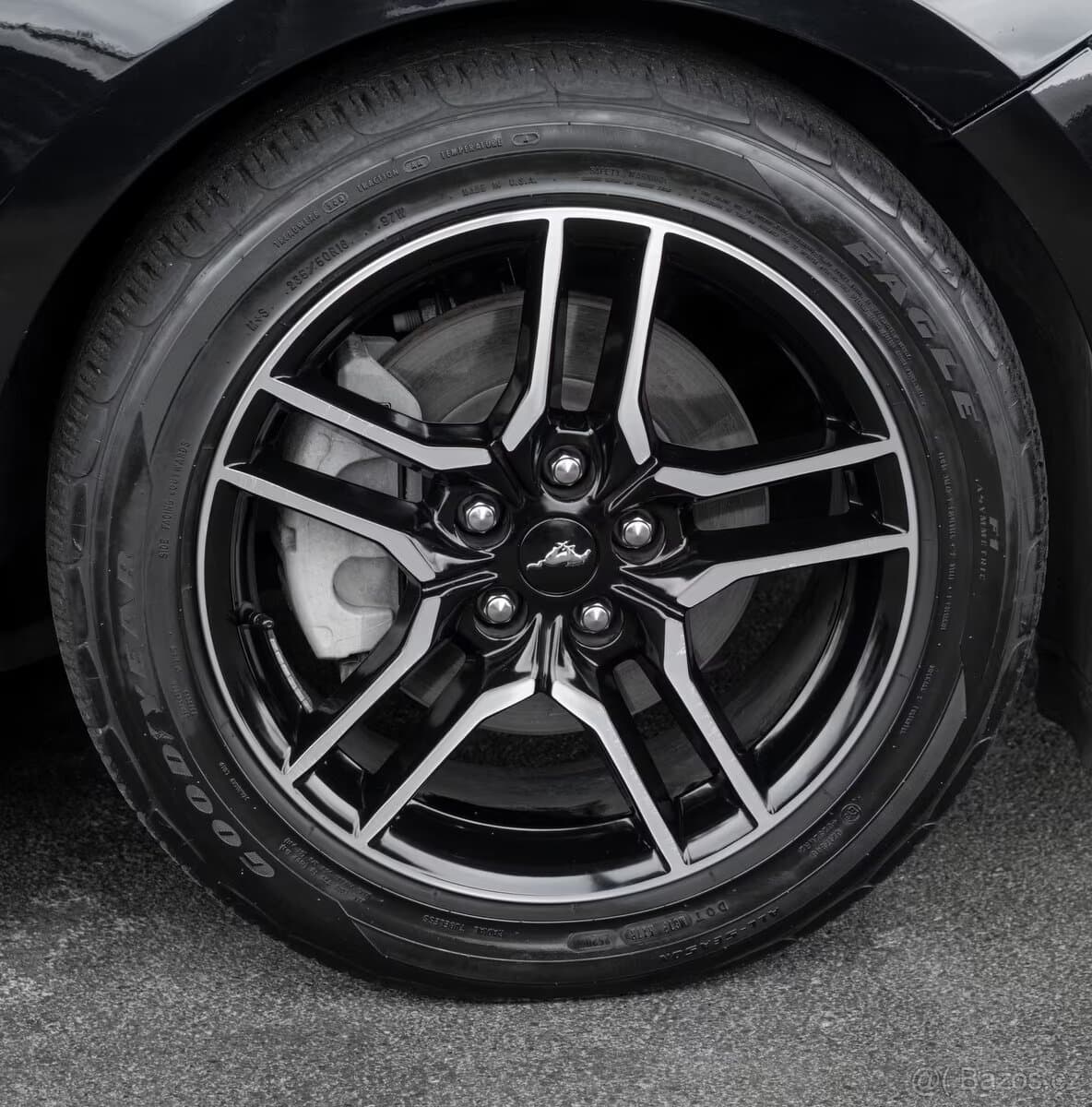 2020 Ford MUSTANG - 20