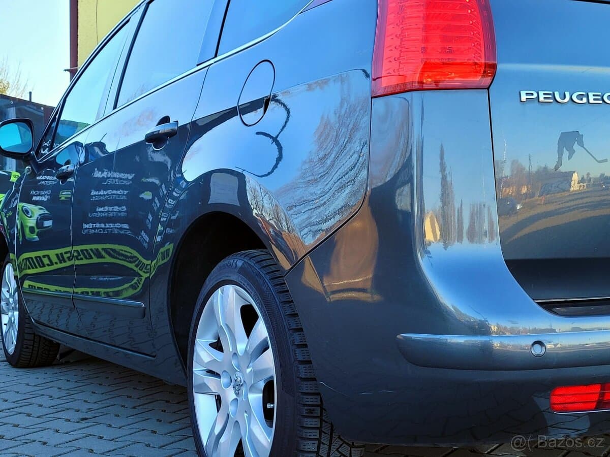 2011 Peugeot 5008 - 20