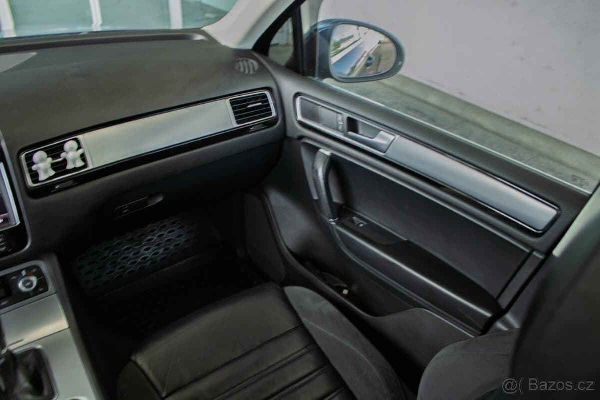 2017 Volkswagen TOUAREG - 20