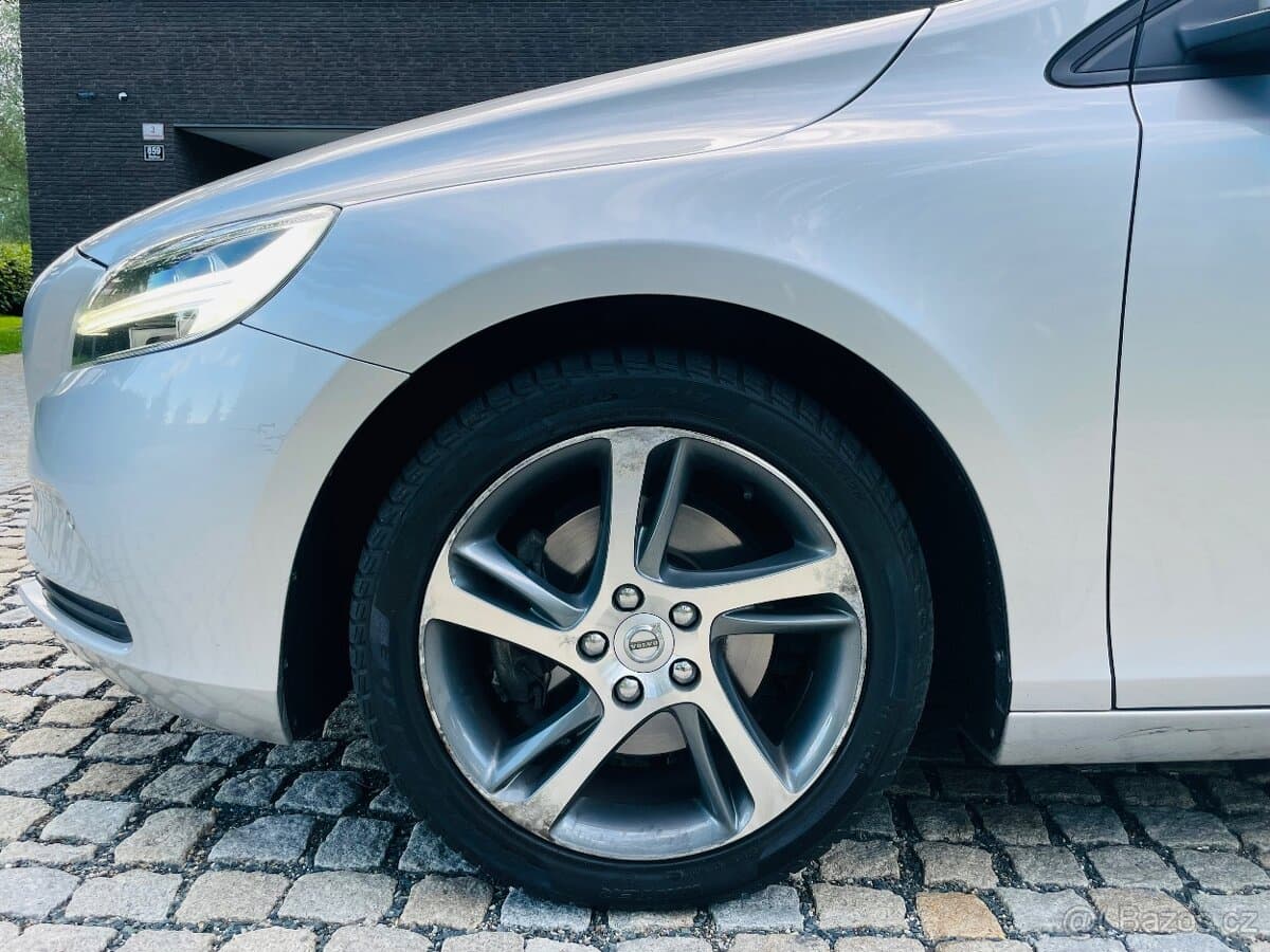 2016 Volvo V40 - 20