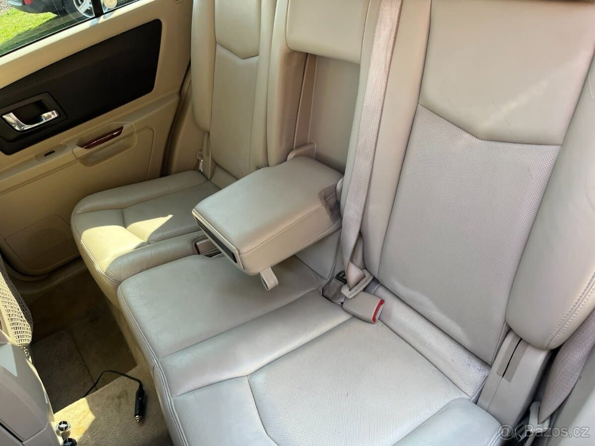 2007 Cadillac SRX - 20