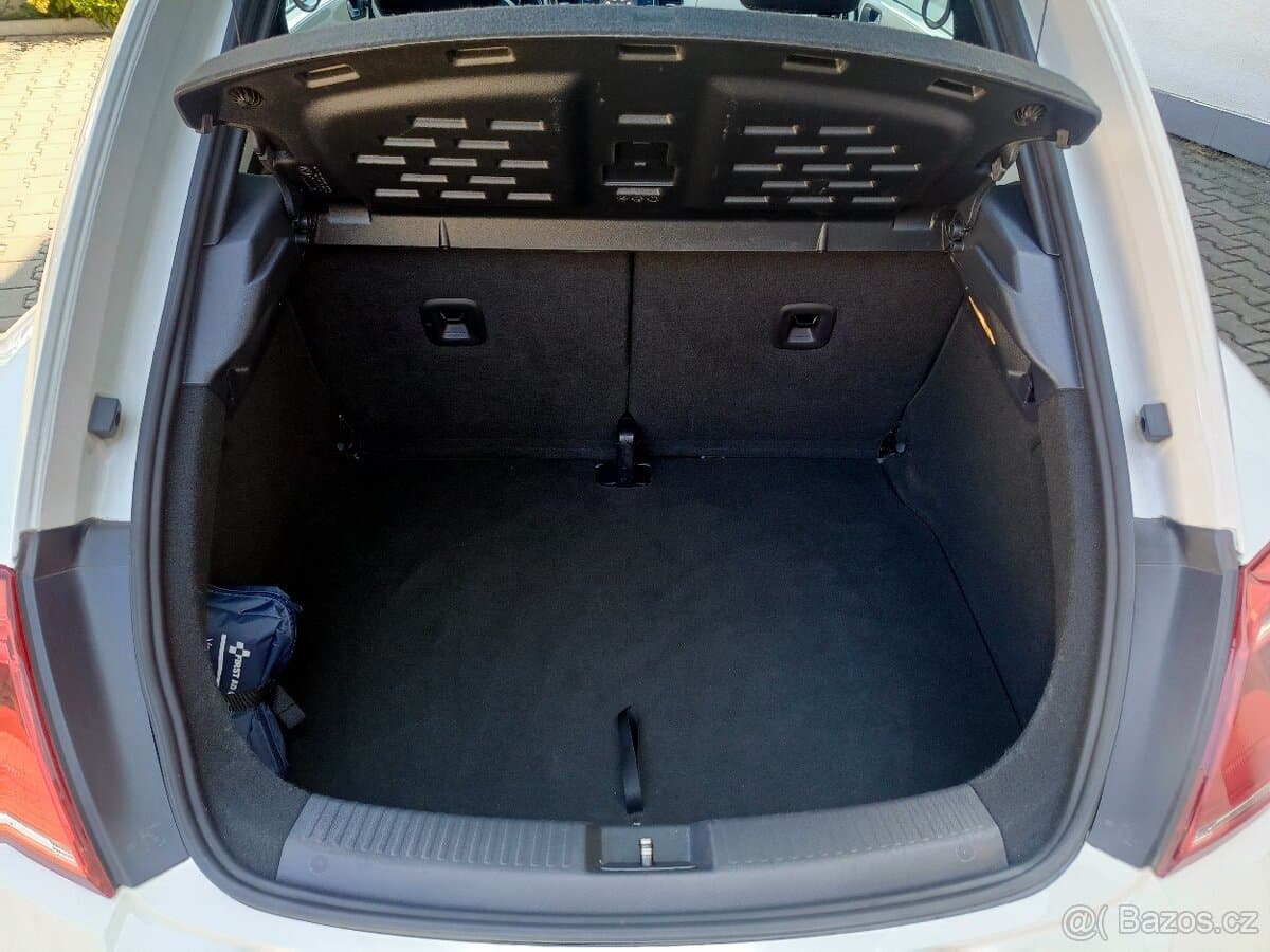 2013 Volkswagen BEETLE - 20