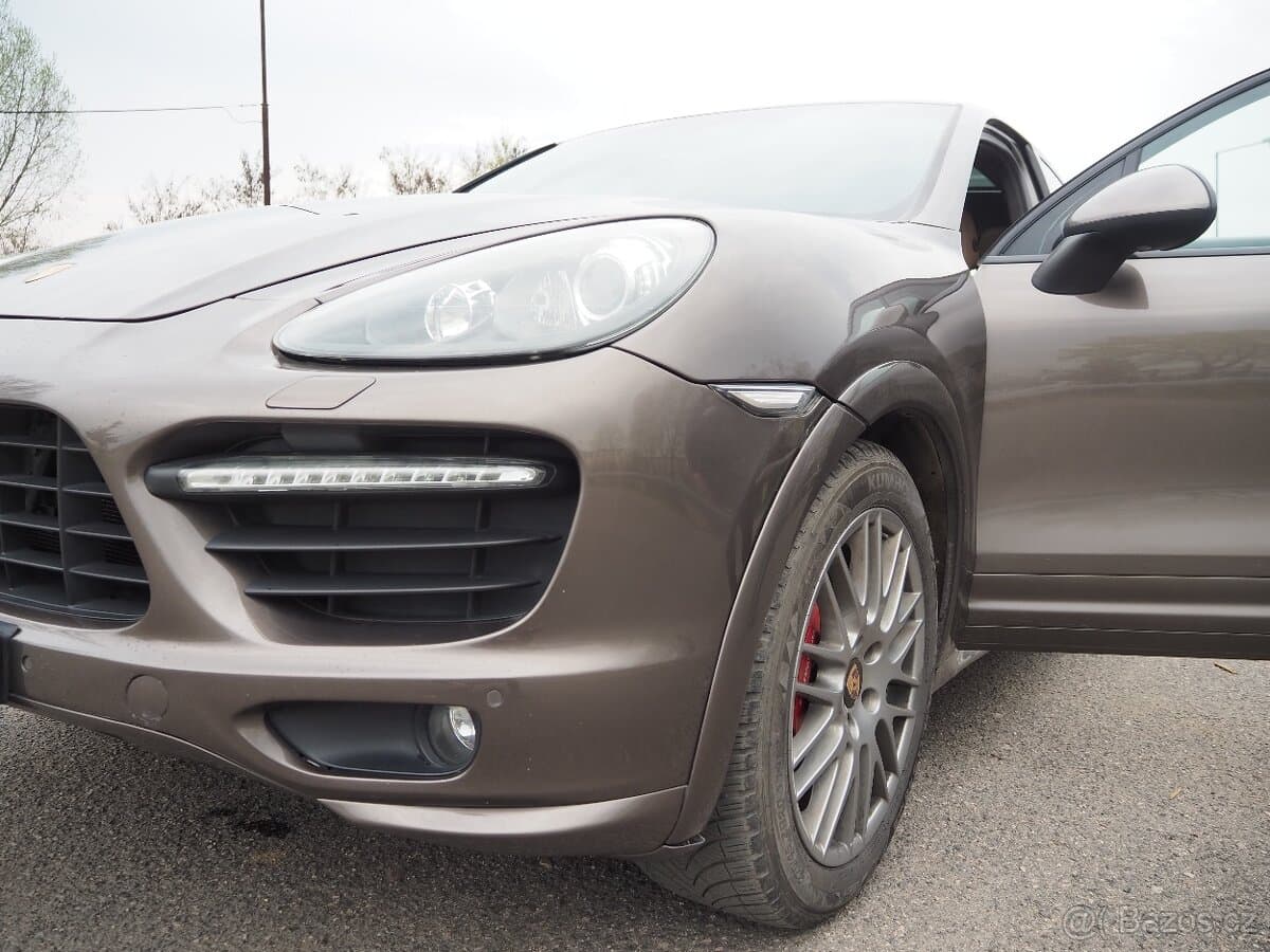 2013 Porsche CAYENNE - 20