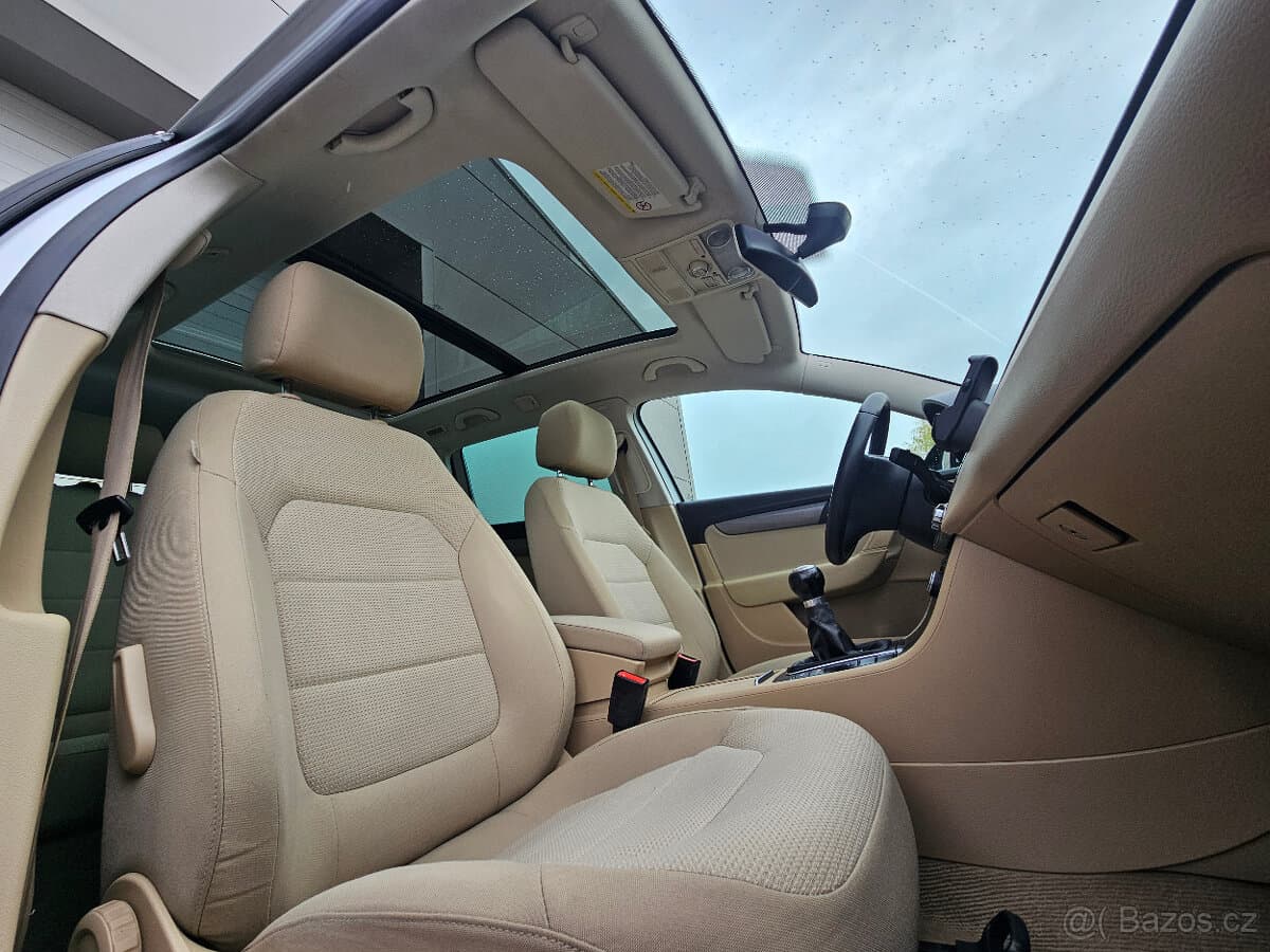 2011 Volkswagen PASSAT - 20