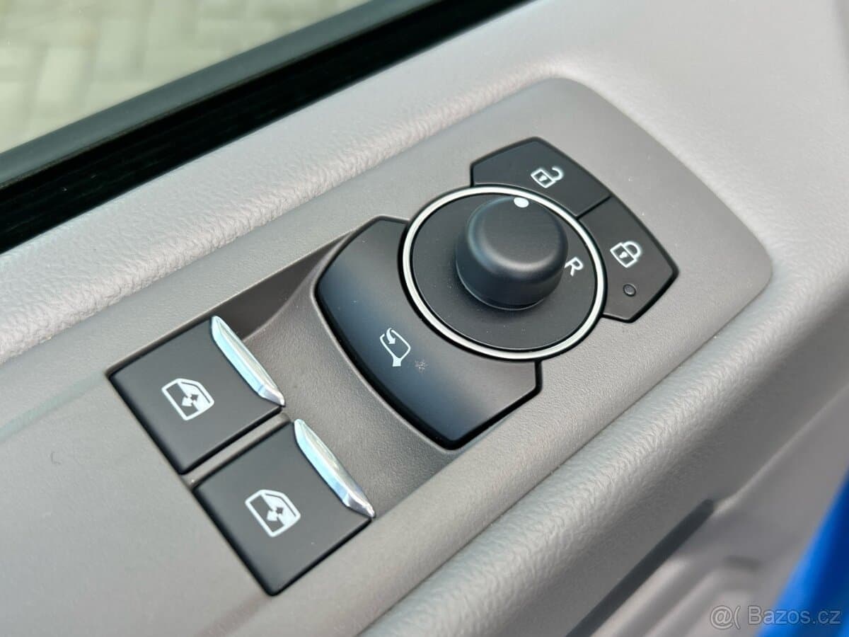 Volkswagen CARAVELLE - 20