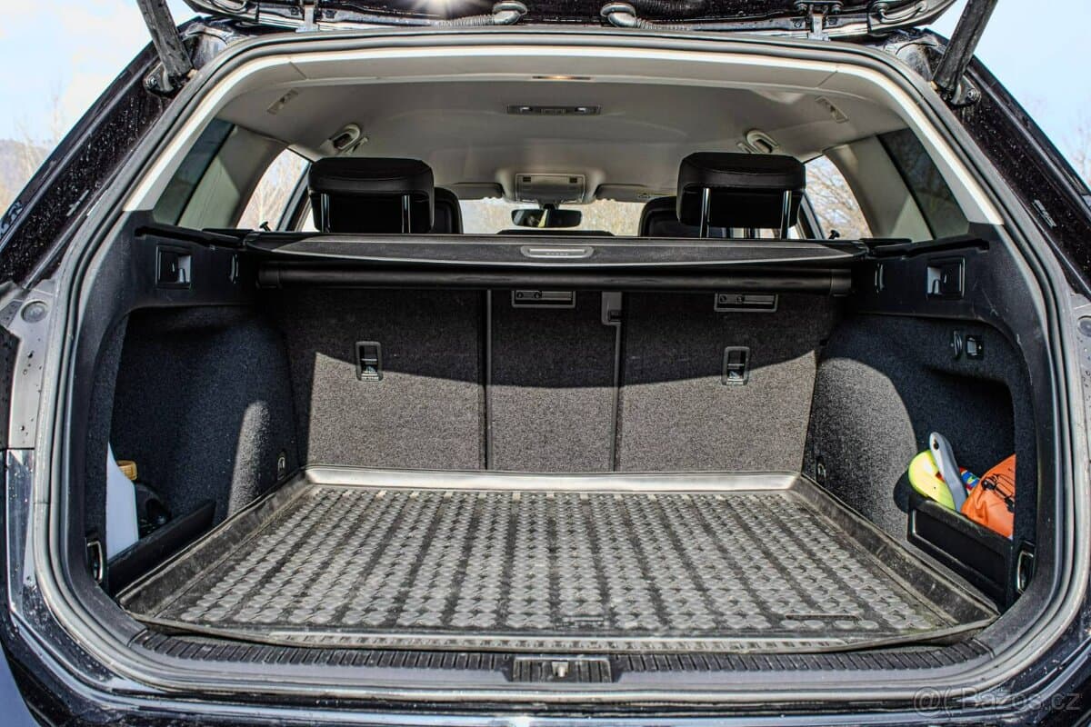 2017 Volkswagen PASSAT - 20
