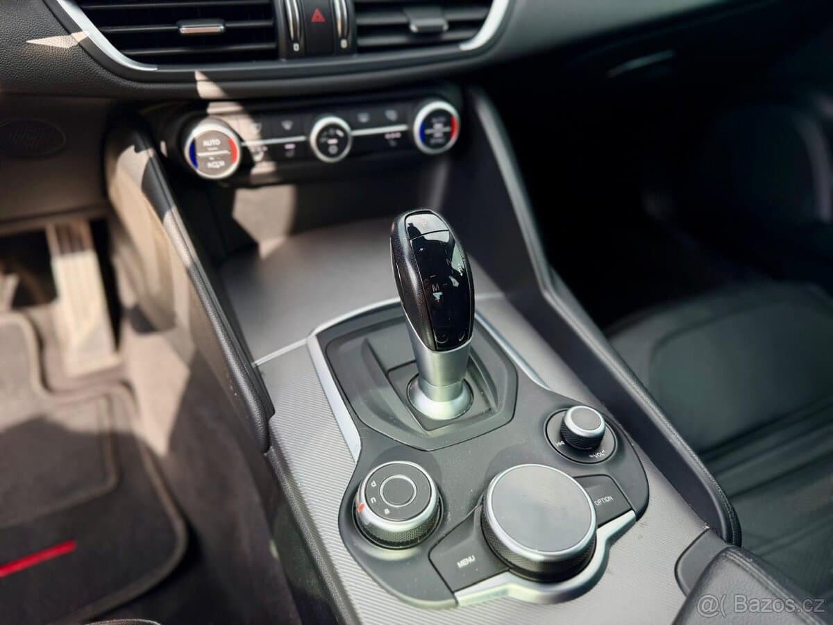 2017 Alfa Romeo GIULIA - 20