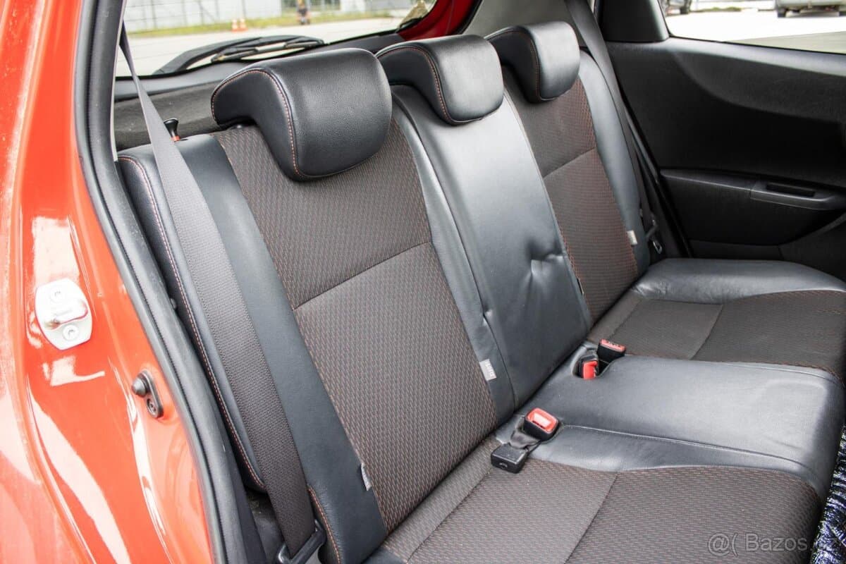 2011 Toyota YARIS - 20