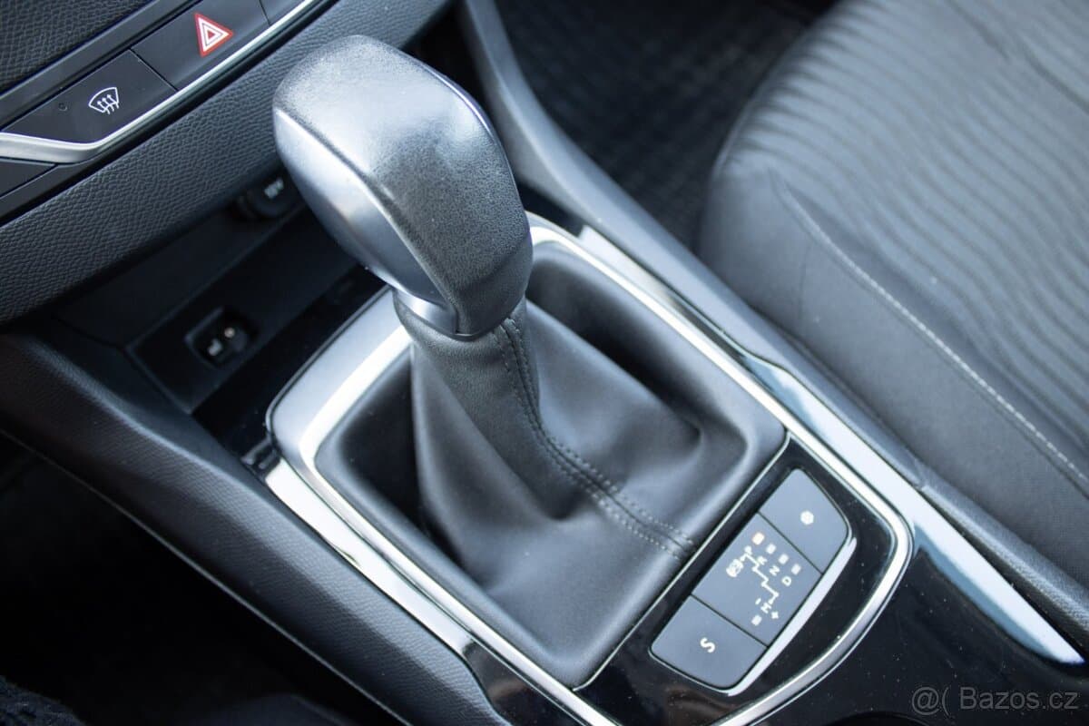 2017 Peugeot 308 - 20