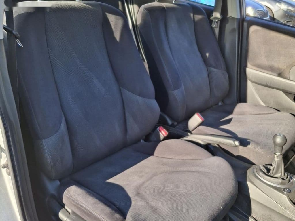 2010 Honda JAZZ - 20