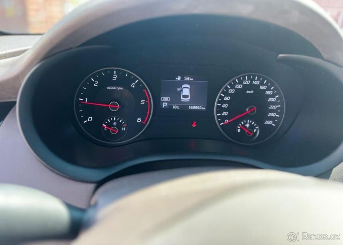 2018 Kia STINGER - 20