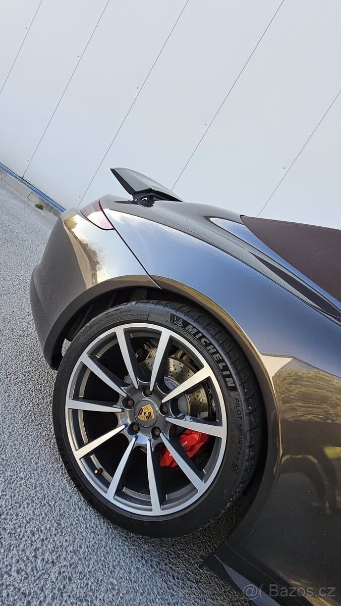 2013 Porsche 911 - 20