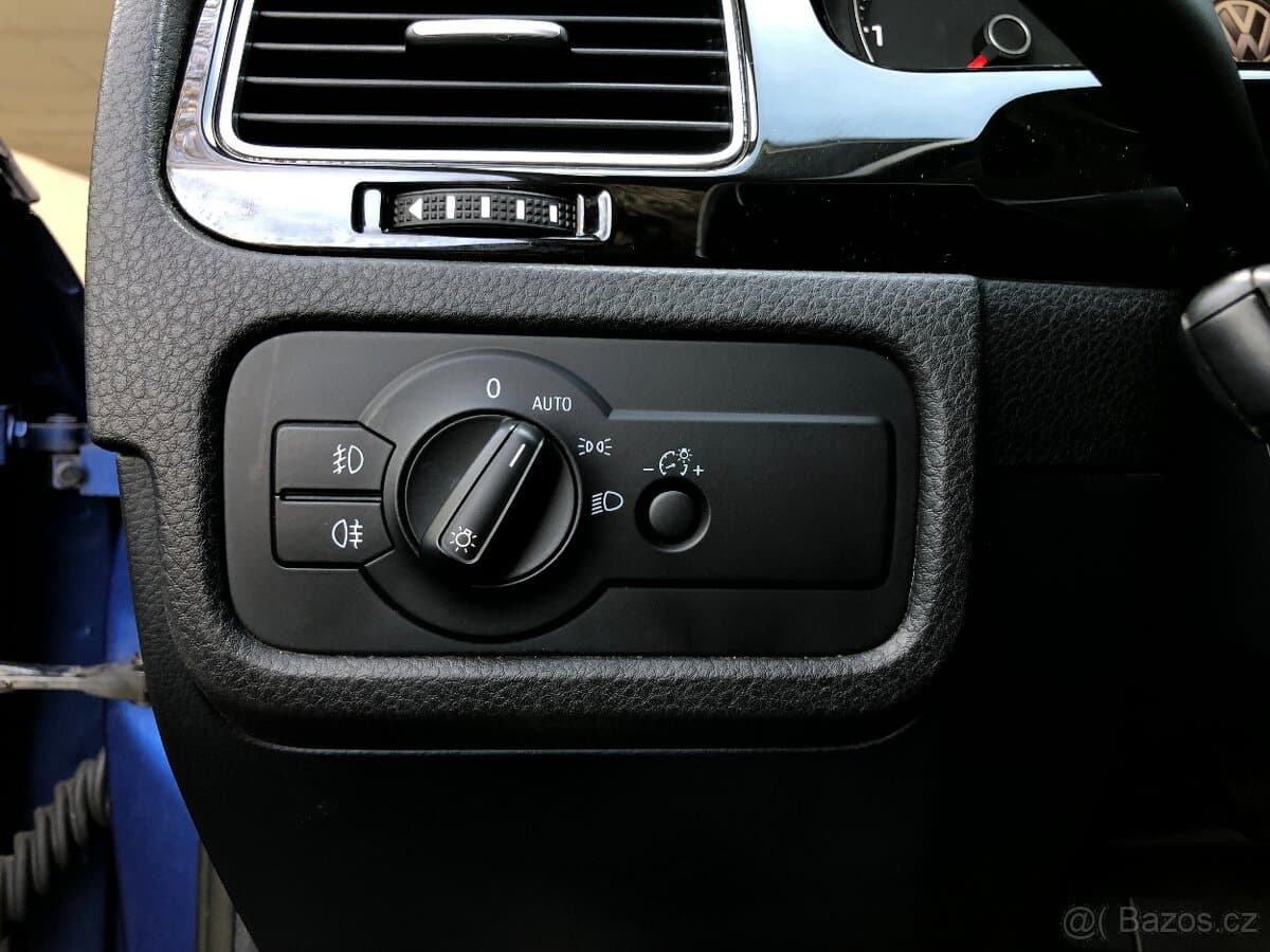 2015 Volkswagen TOUAREG - 20