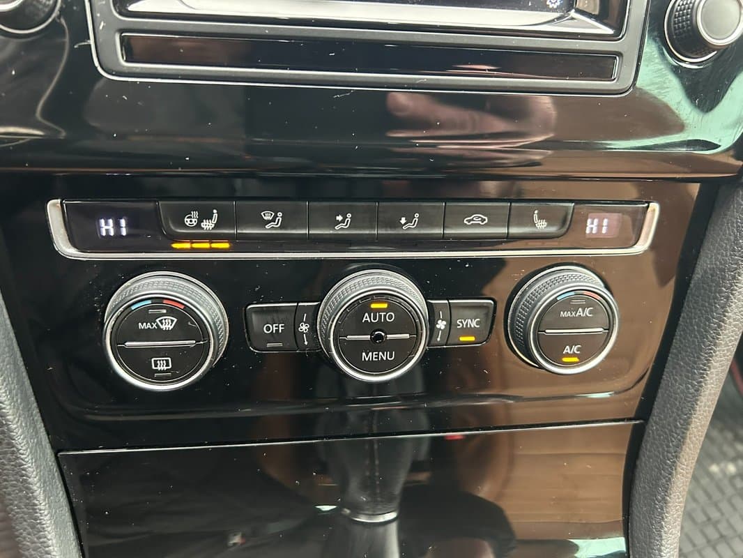 2015 Volkswagen GOLF - 20