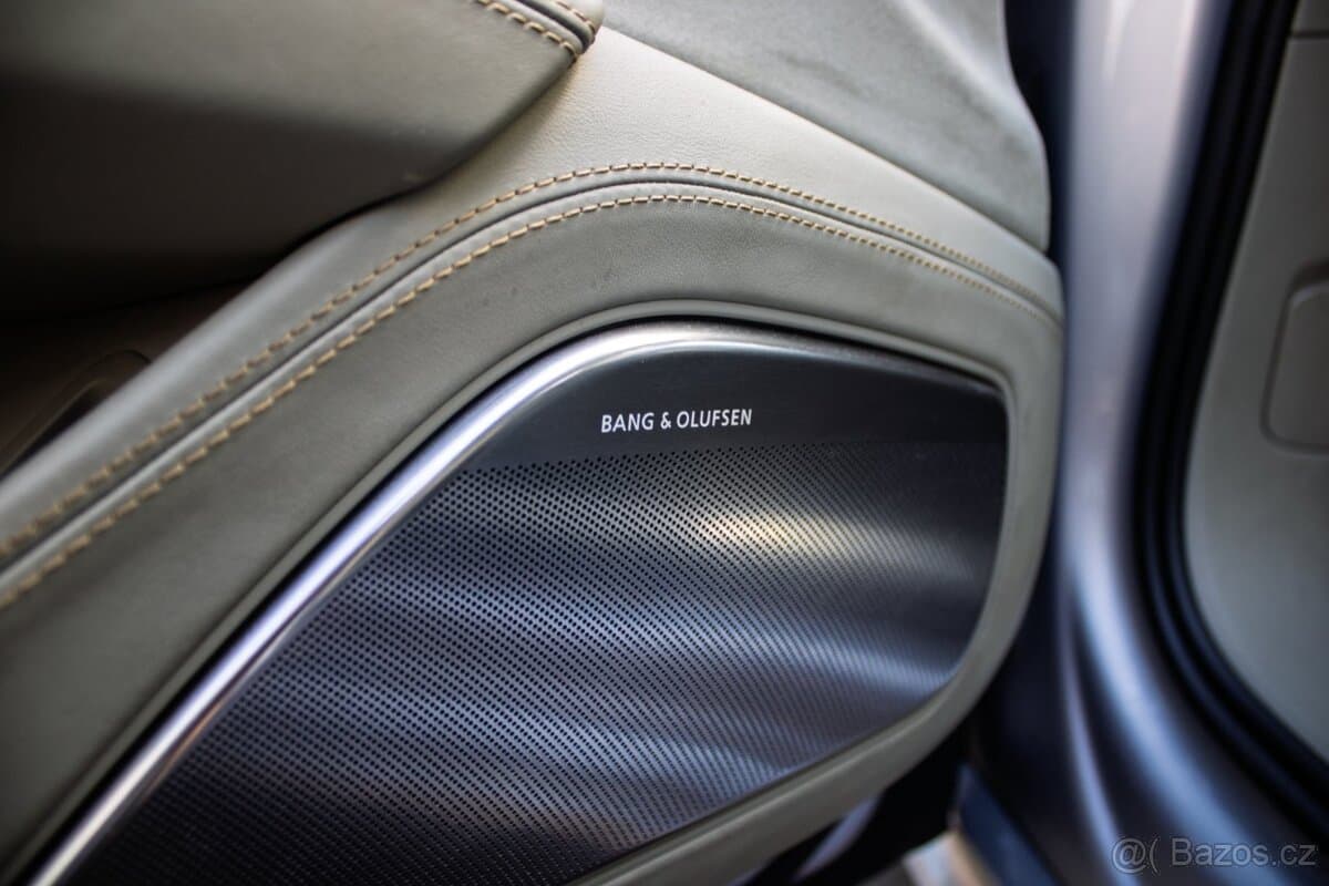 2015 Audi S8 - 20