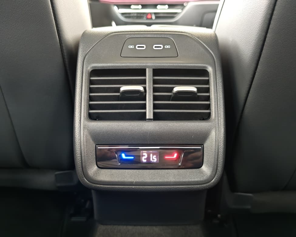 2025 Volkswagen PASSAT - 20