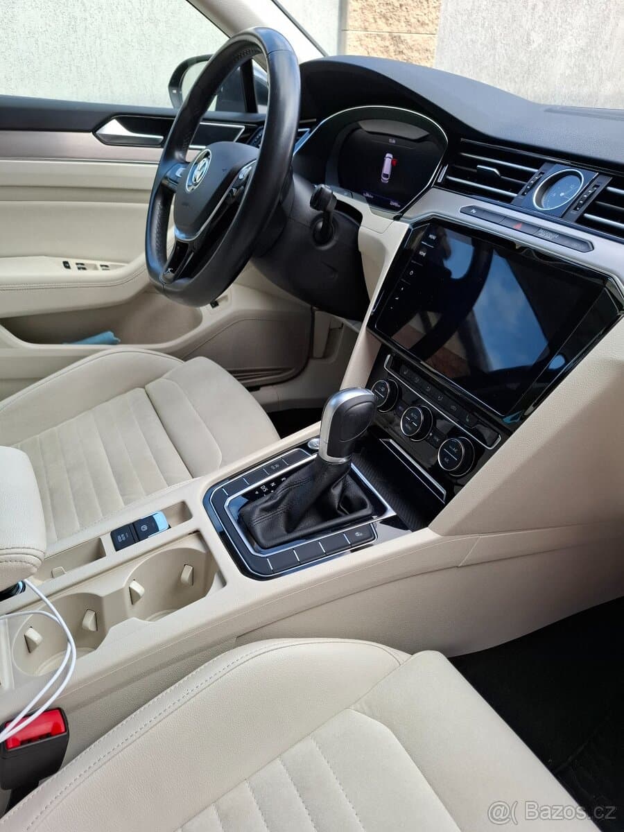 2018 Volkswagen PASSAT - 20