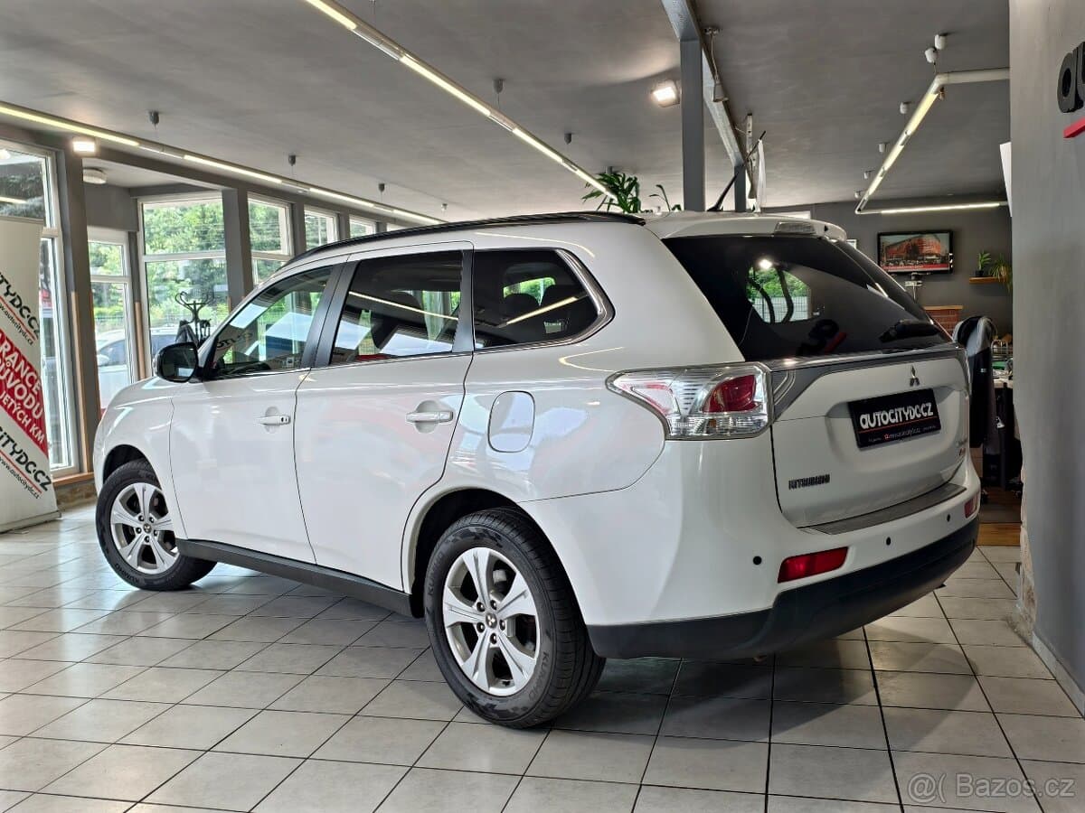 2012 Mitsubishi OUTLANDER - 20