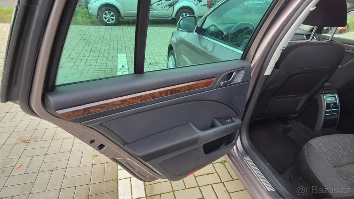 2014 Škoda SUPERB - 20