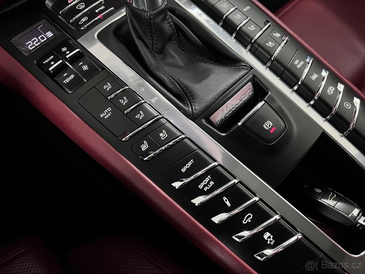 2015 Porsche MACAN - 20