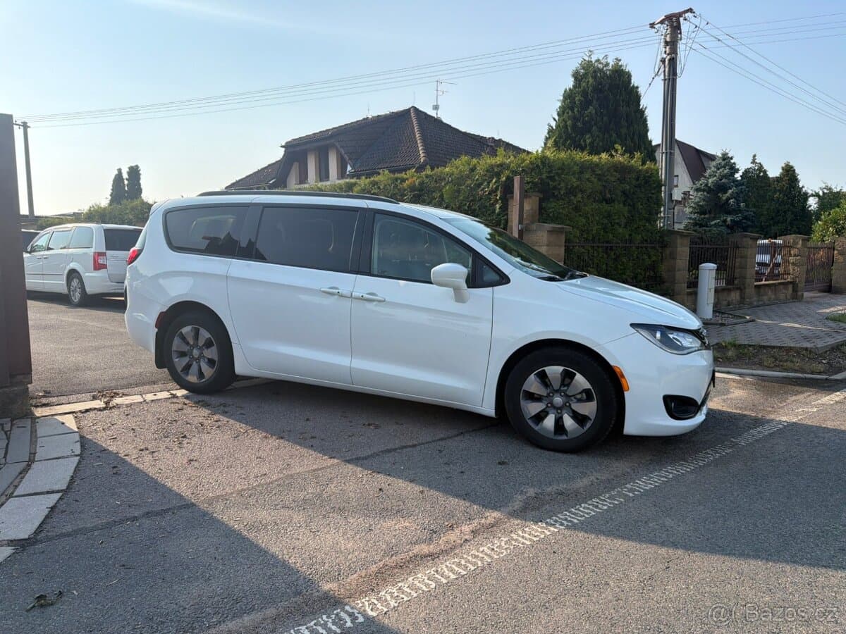 2019 Chrysler PACIFICA - 20