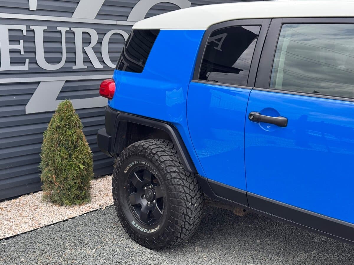2008 Toyota FJ - 20