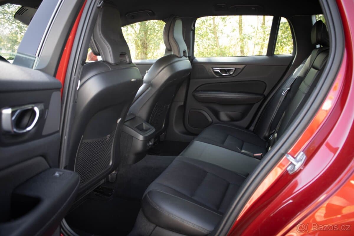 2018 Volvo V60 - 20