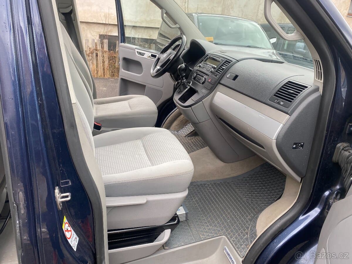 2010 Volkswagen MULTIVAN - 20