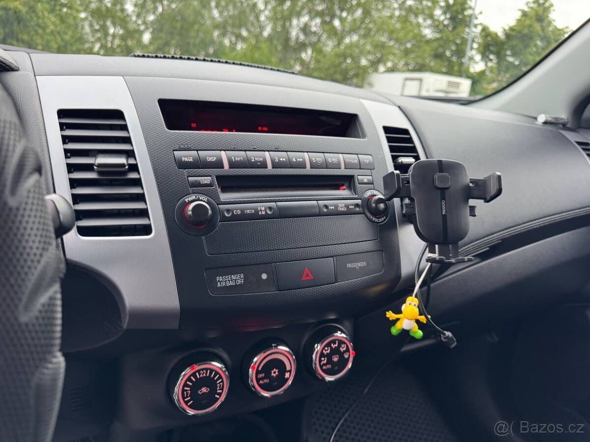 2011 Mitsubishi OUTLANDER - 20