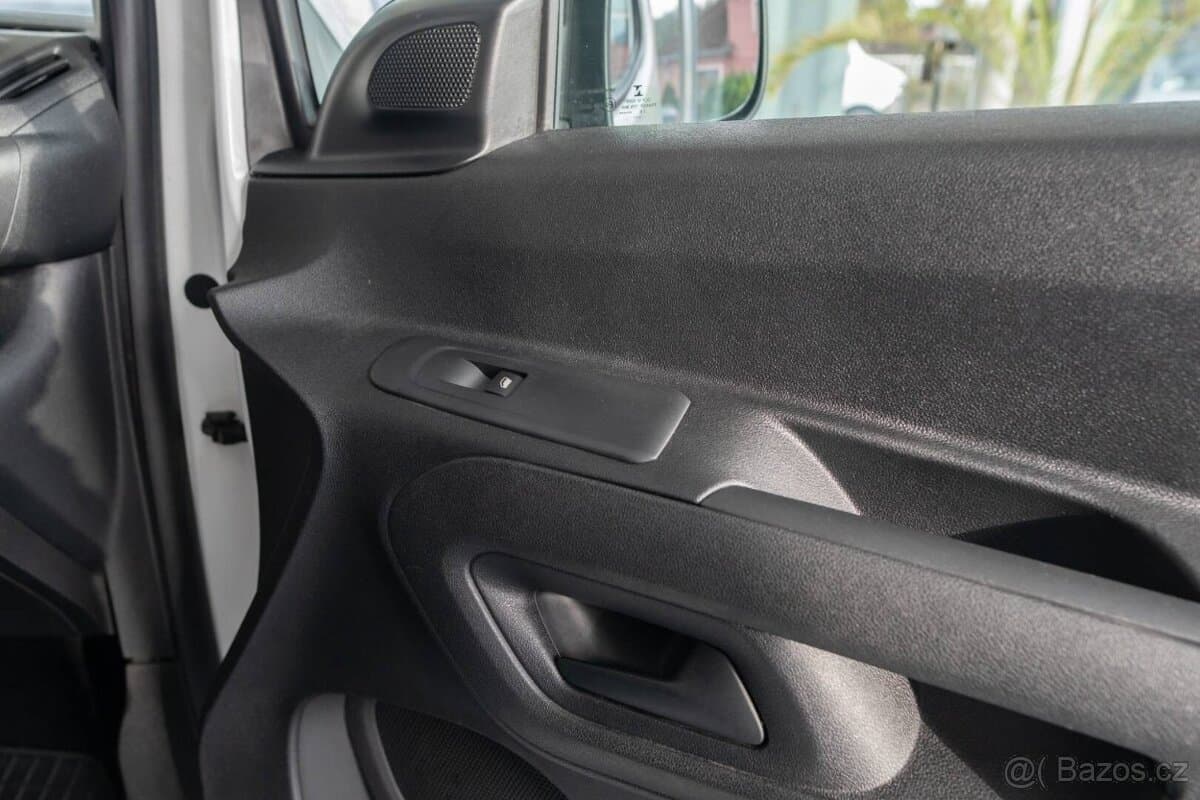 2019 Opel COMBO - 20