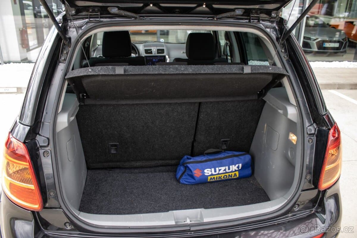 2011 Suzuki SX4 - 20
