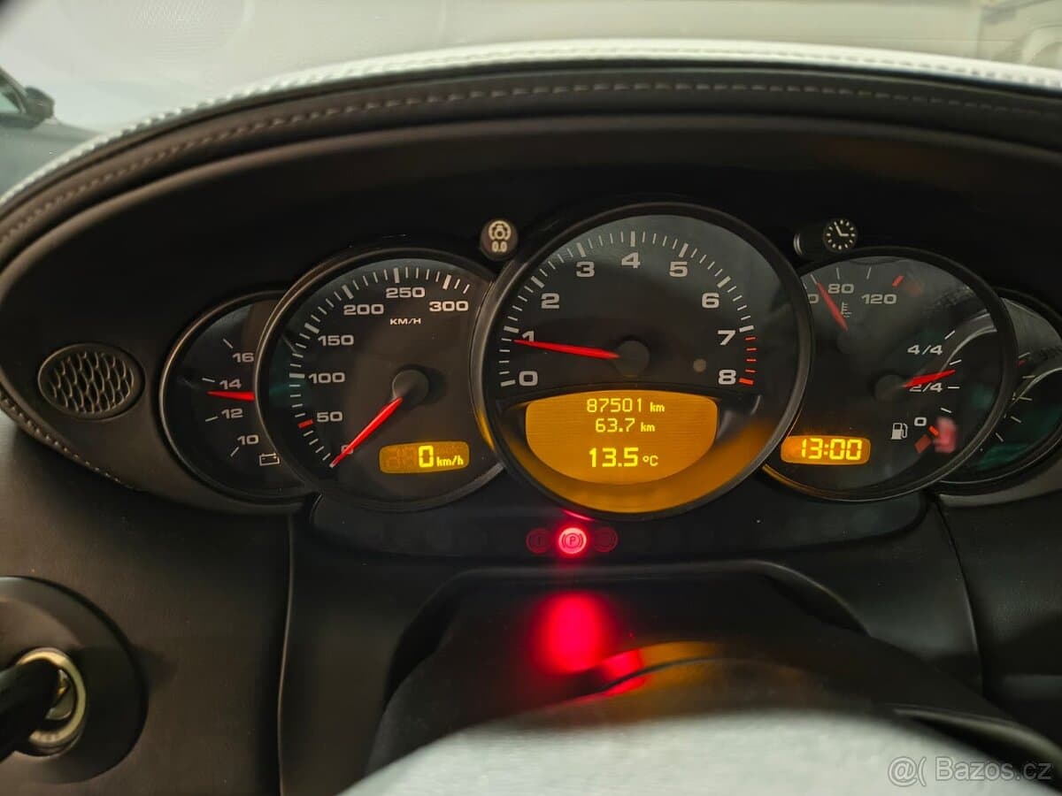 2004 Porsche 911 - 20
