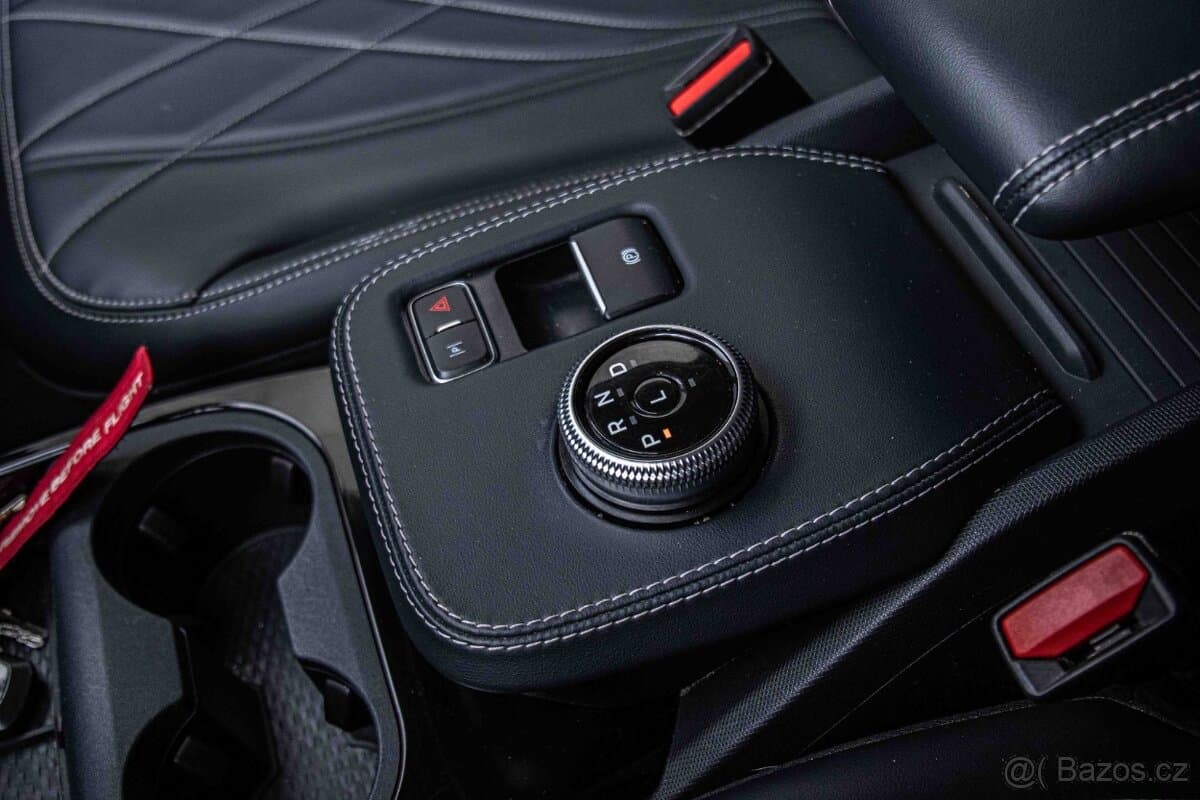 2021 Ford MUSTANG - 20
